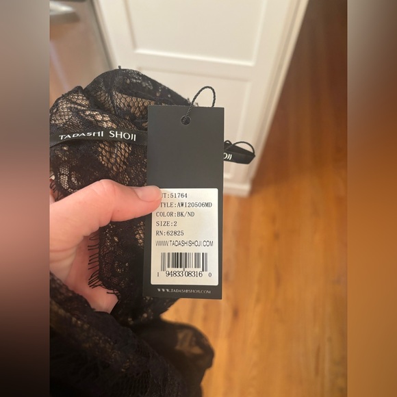 new Tadashi Shoji v neck short sleeve lace mesh cocktail midi dress in black - Picture 9 of 9